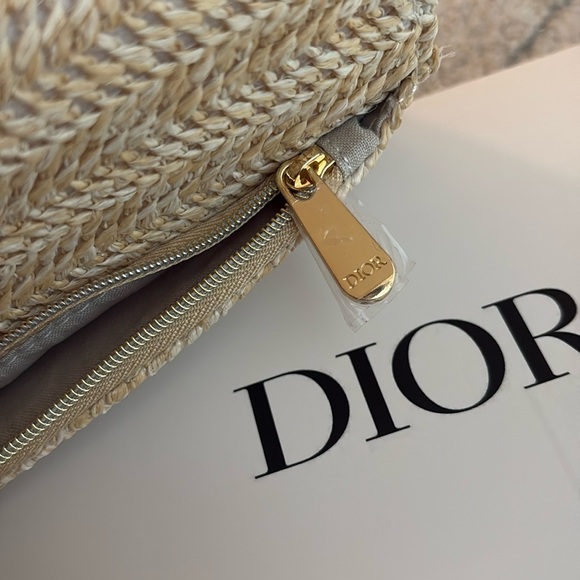 Dior Beauty Raffia Clutch. Brand New in box. Can be converted into crossbody - Picture 7 of 10